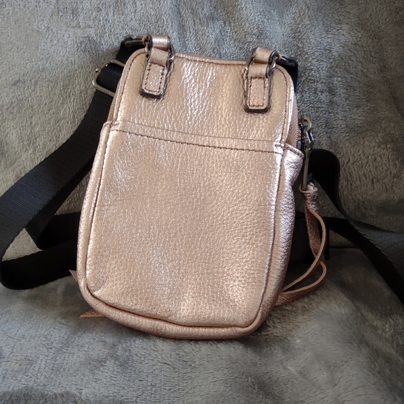 Aimee Kestenburg Pink Metallic Just Saying Crossbody Purse - Picture 9 of 13